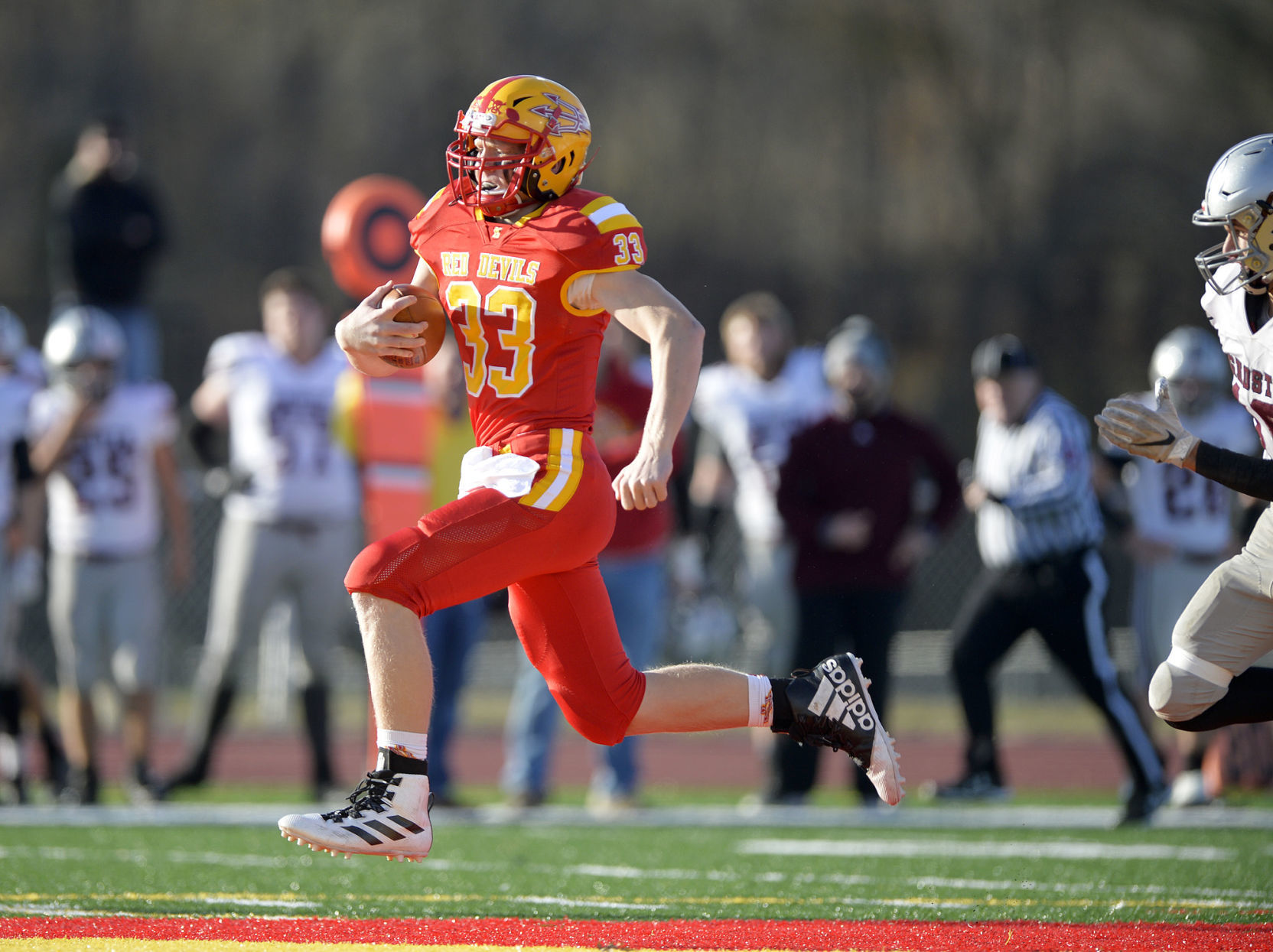 Red Devils best Illinois Valley Central